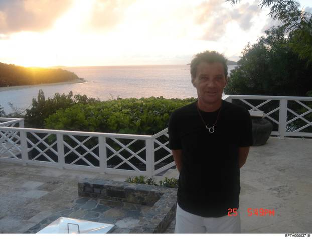 FOTO Ovo su dosad neviđene fotografije iz Epsteinovih spisa