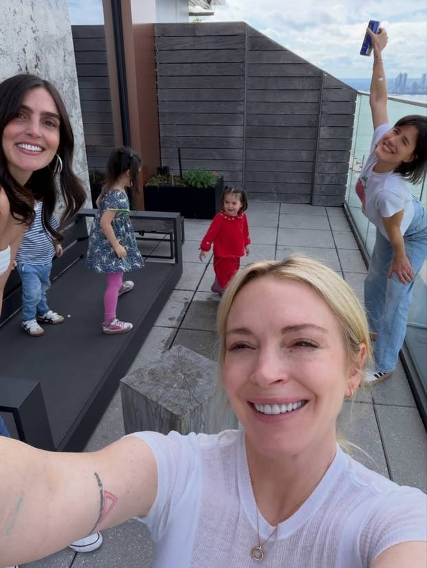 FOTO Lindsay Lohan danas je neprepoznatljiva, pogledajte kako se mijenjala kroz godine