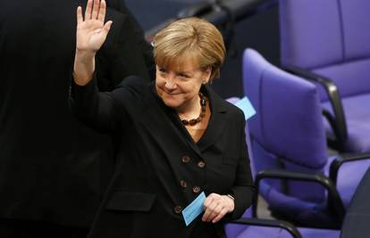Merkel je i treći put kancelarka, dobila 462 glasova zastupnika 