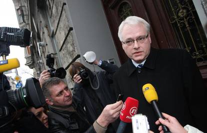 Josipović bez pratnje jer je tražio Račanova čuvara?