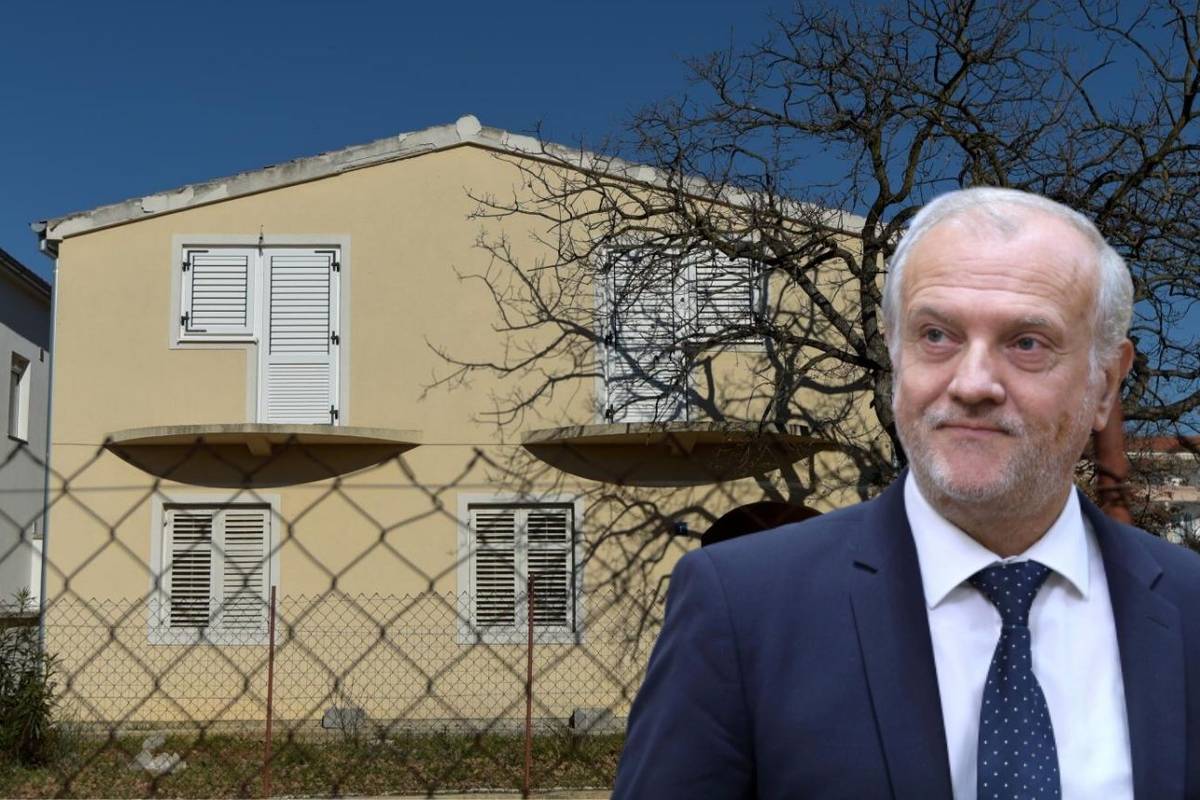 Ministar Bošnjaković zatajio je 300 m2 dvorišta u Biogradu!