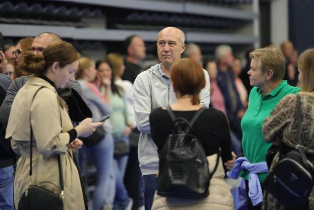 Osijek: Bajaga i Instruktori održali koncert u dvorani Gradski vrt 
