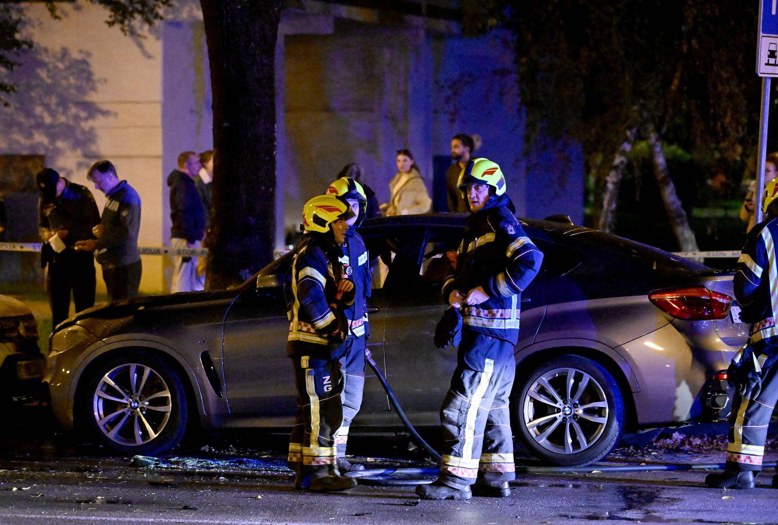 Zagreb: Vatrogasci ugasili požar automobila u Travnom, čula se i eksplozija