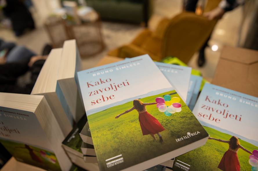 Mogu živjeti od pisanja knjiga.  Nakon samo 18 godina karijere