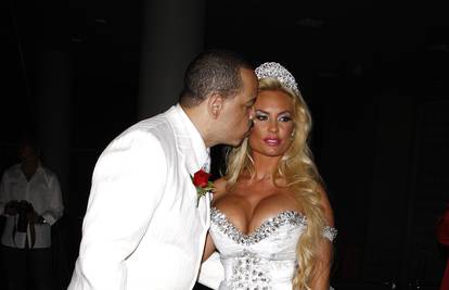 Bjelina koja zasljepljuje: Coco i Ice-T obnovili bračne zavjete