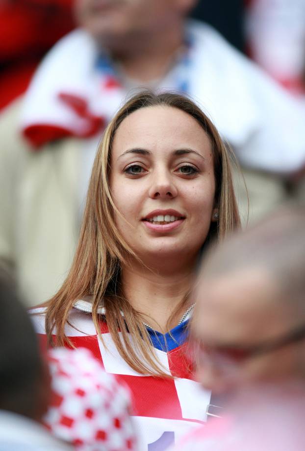 ARHIVA - Djevojke i supruge hrvatskih nogometaša uvijek privlače posebnu pozornost tijekom prvenstva