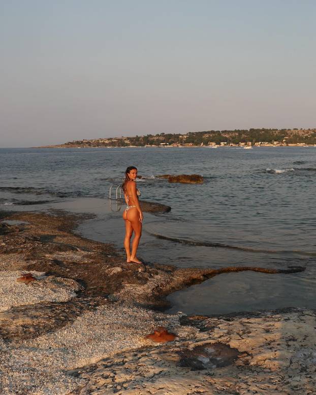 FOTO Diletta otkrila trbuščić! 'Najljepši poklon za ovaj Božić'