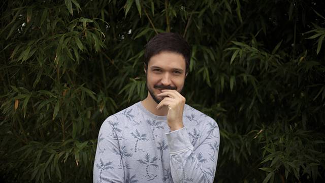 Glazbenik Filip Dizdar objavio spot za novu pjesmu: 'Htio sam izbjeći tipičan stil spota u klubu'