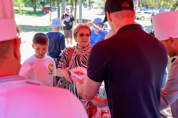 Zadar: Međunarodni praznik rada SDP će obilježiti podjelom besplatnih porcija graha u Vruljici