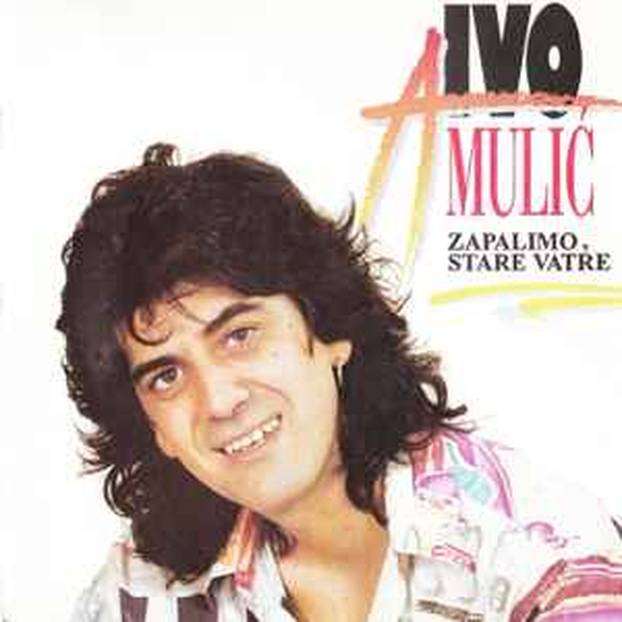 FOTO Jedna fudbalerka, a nas dvoje! Prepoznajete li pjevače bujnih kosa iz vaše mladosti?