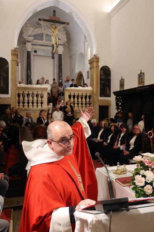 Trogir: Jedinstveni blagdan Suhi Petak u svetištu sv. Križ na Čiovu