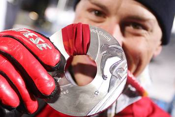 Torino: 13.02.2006., Ivica Kosteli? osvojio srebrnu medalju na ZOI