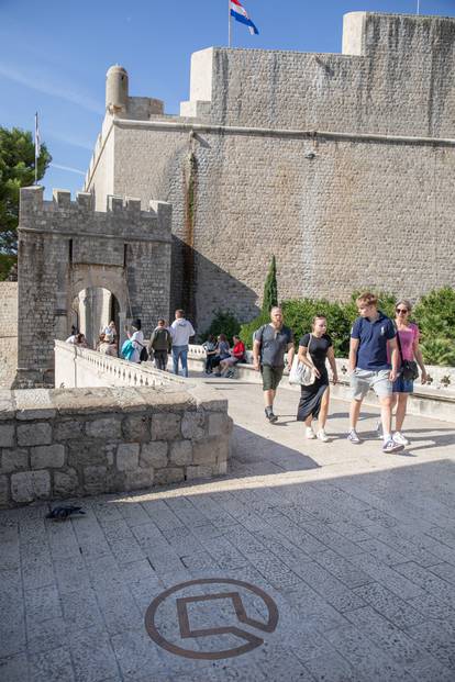 FOTO Dubrovnik pun turista