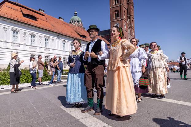 Svečana povorka 58. Đakovačkih vezova