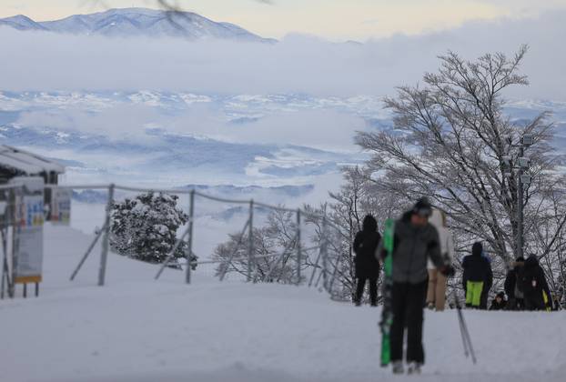 Zagreb: Započela skijaška sezona na Sljemenu 