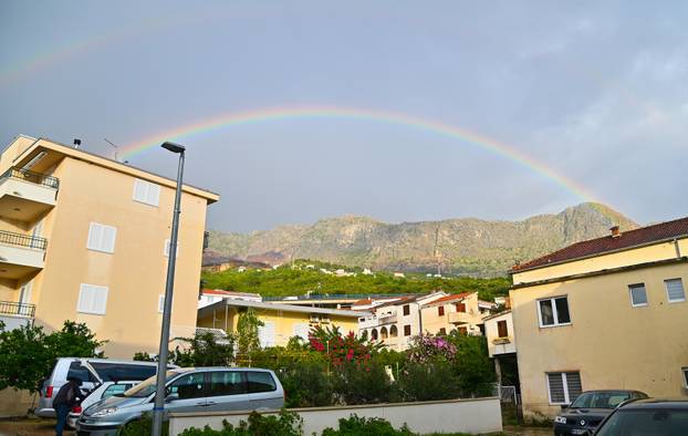 Bujica poplavila Podgoru tijekom jakog kišnog nevremena
