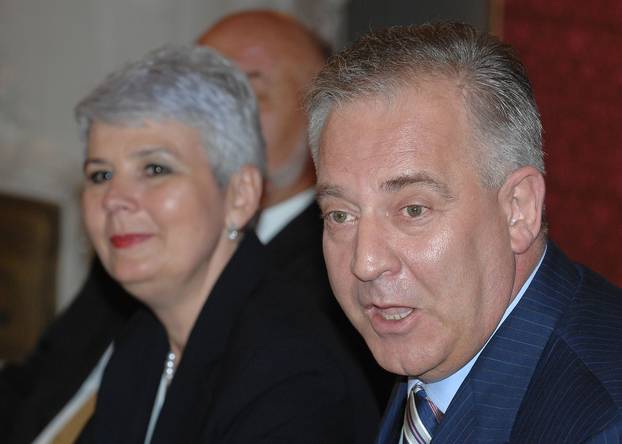 ARHIVA - 2009. Zagreb: Ivo Sanader i Jadranka Kosor na sjednici Vlade dan nakon ostavke
