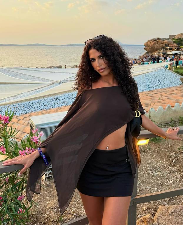 FOTO Uzeli je na zub jer se voli srediti za utakmice. Ovako im je odgovorila: 'Zar vam sve smeta'