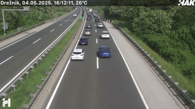 FOTO Kilometarske kolone i zastoji na autocestama. Na granicama višesatna čekanja