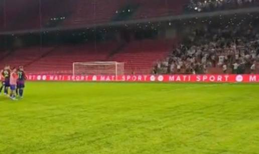 VIDEO Igrači Hajduka nakon još jednom debakla otišli pozdraviti Torcidu. Evo kako su reagirali