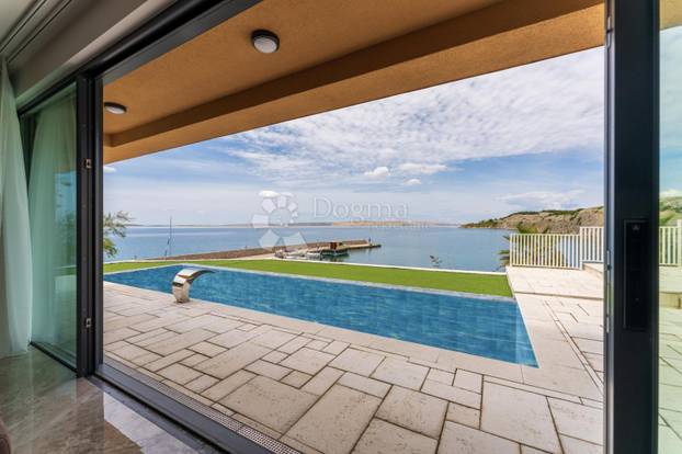 FOTO Pogledajte James Bond vilu u Ražancu! Prodaje se, a oglas je teško prepričati...