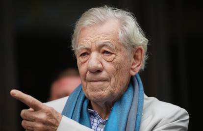 Ian McKellen završio u bolnici nakon pada s pozornice