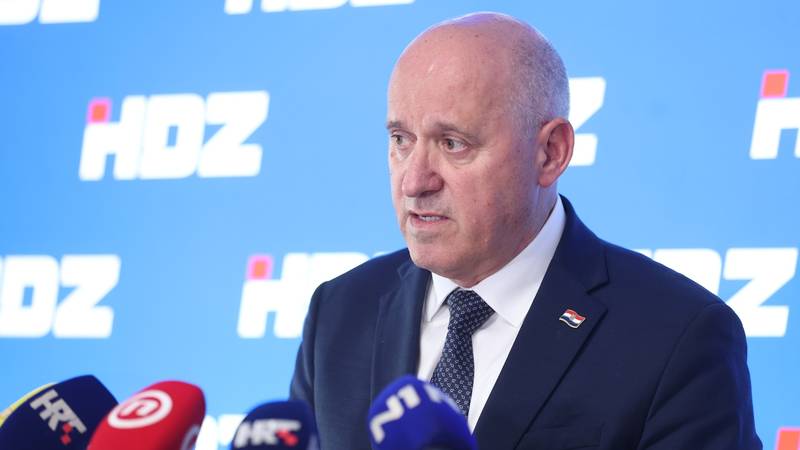 Bačić udario po oporbi: 'SDP je junior partner Mož