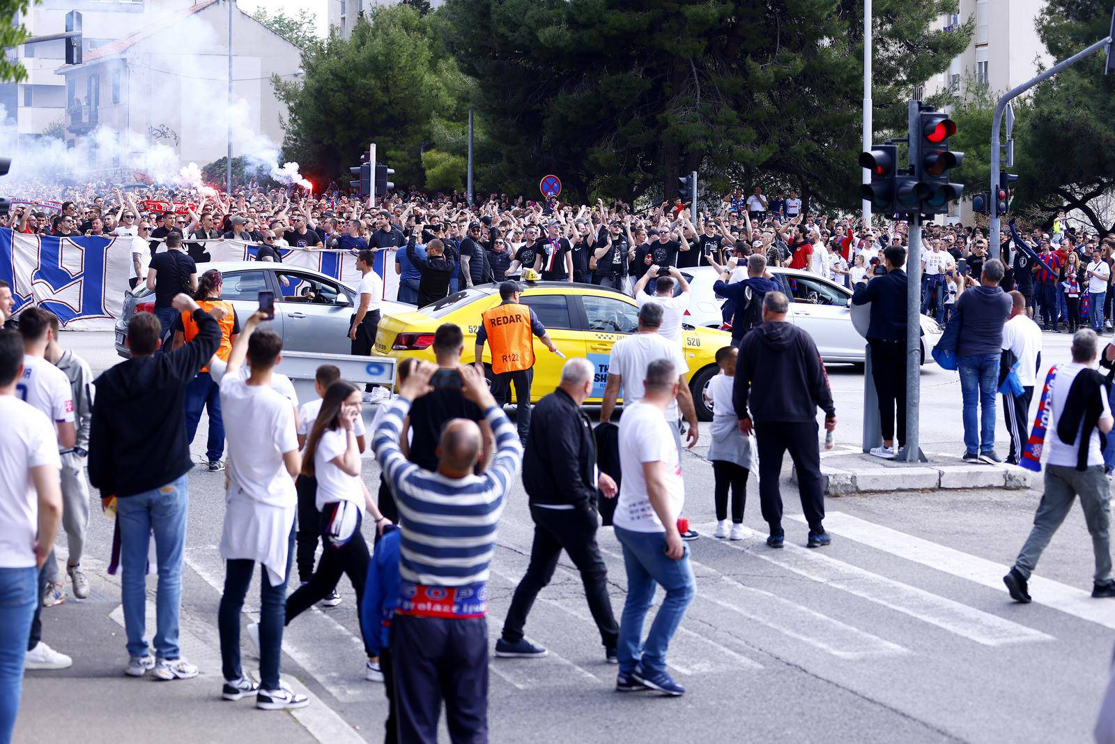 Split: Korteo Torcide prema stadionu Poljud