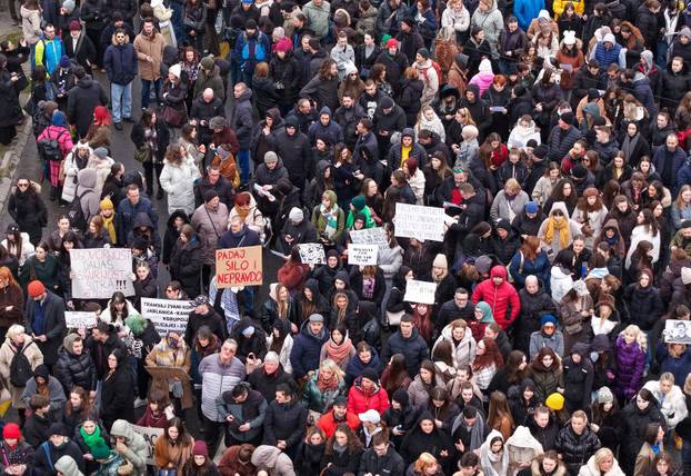 Nastavljen sedmi po redu protesti građana u Sarajevu zbog tragične tramvajske nesreće