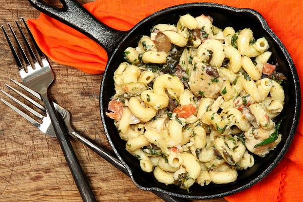 Skillet,Baked,Tuscan,Chicken,Pasta,On,Table.