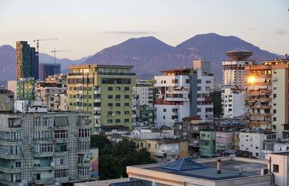 Albanija zbog suše i skoka cijena gasi gradsku rasvjetu