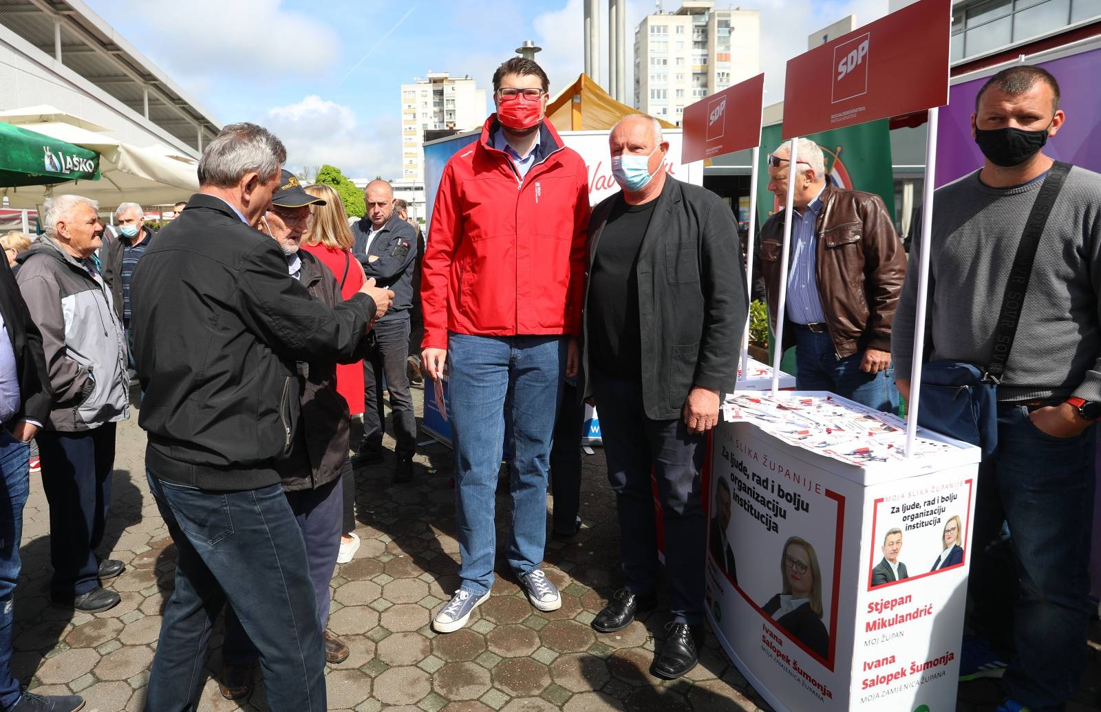 Peđa Grbin obišao Karlovac i dao podršku SDP-ovim kandidatima u Karlovačkoj županiji
