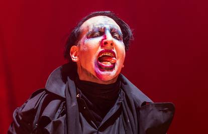 Kaos na koncertu: Konstrukcija se srušila na Marilyna Mansona