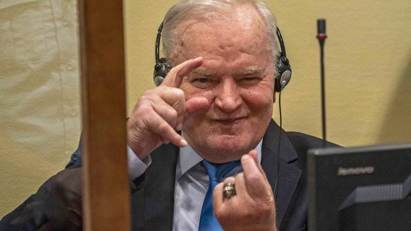 Ratko Mladić se za svoje užasne zločine nikad nije pokajao. Na suđenju u Haagu je i provocirao