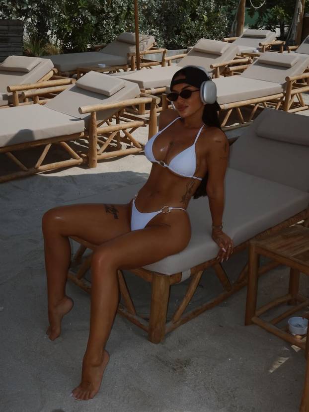 FOTO Zgodna Džehvy oduševila fanove objavom: 'Let's do it'