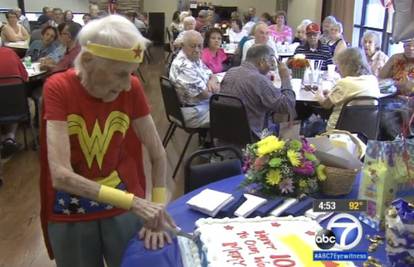 Svoj 103. rođendan proslavila u kostimu super junakinje