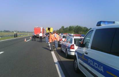 Promet kroz Sukošan bio blokiran zbog drva na cesti