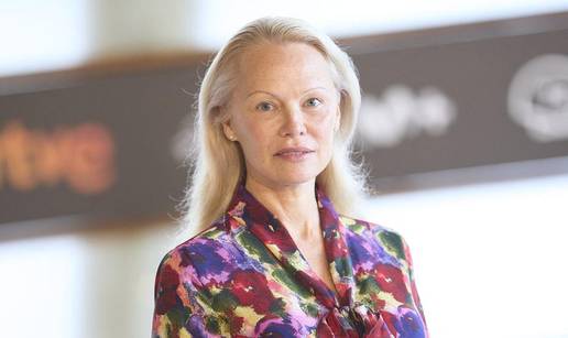 FOTO Pamela Anderson nije više plavuša! Evo kako sad izgleda