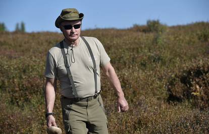 Bere gljive i priča s rudarima: Pokrenuli su emisiju o Putinu