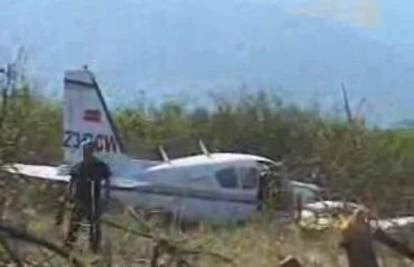 Mali zrakoplov na letu iz Zadra srušio se u voćnjak 
