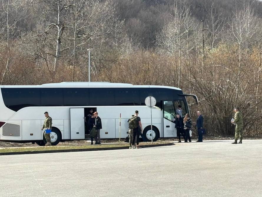 Prvi dan vojnog roka u Slunju