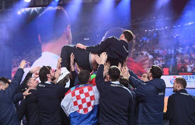 Zagreb: Hrvatska rukometna reprezentacija stigla na svečani doček na Trgu bana Josipa Jelačića