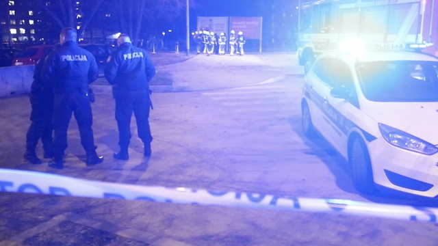Teška nesreća u Zagrebu: Poginuo muškarac na mopedu, zabio se u rasvjetni stup