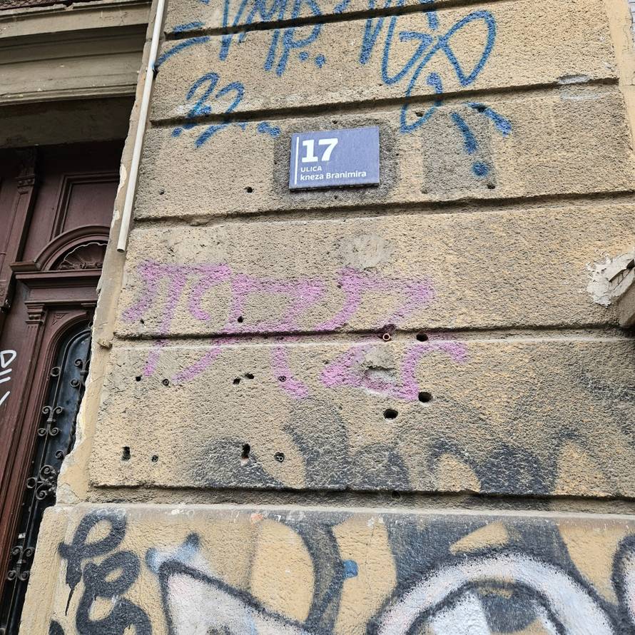 FOTO Pala žbuka u Branimirovoj ulici: 'Žena je zamalo poginula'