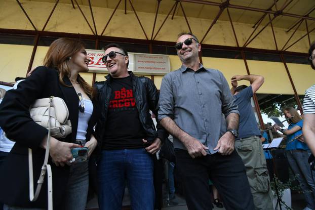 Bjelovar: Glumci u sklopu BOk festivala sami su bili eksponati u izlogu namještaja San