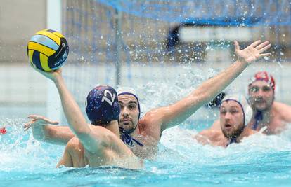 Drama na Poljudu: Vaterpolisti Jadrana poveli protiv Mladosti