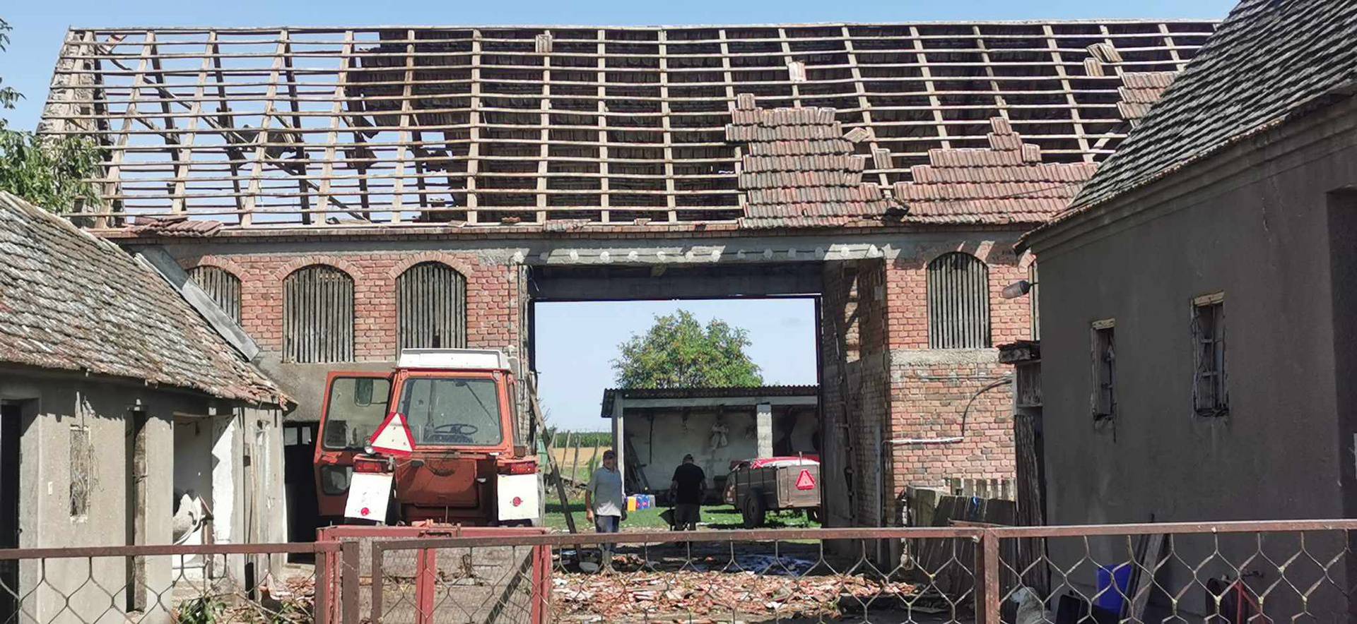 'Tu je kao ratna zona! Toliko je puhalo da je uništilo mjerač za vjetar! Pa to je bilo i 200 km/h'