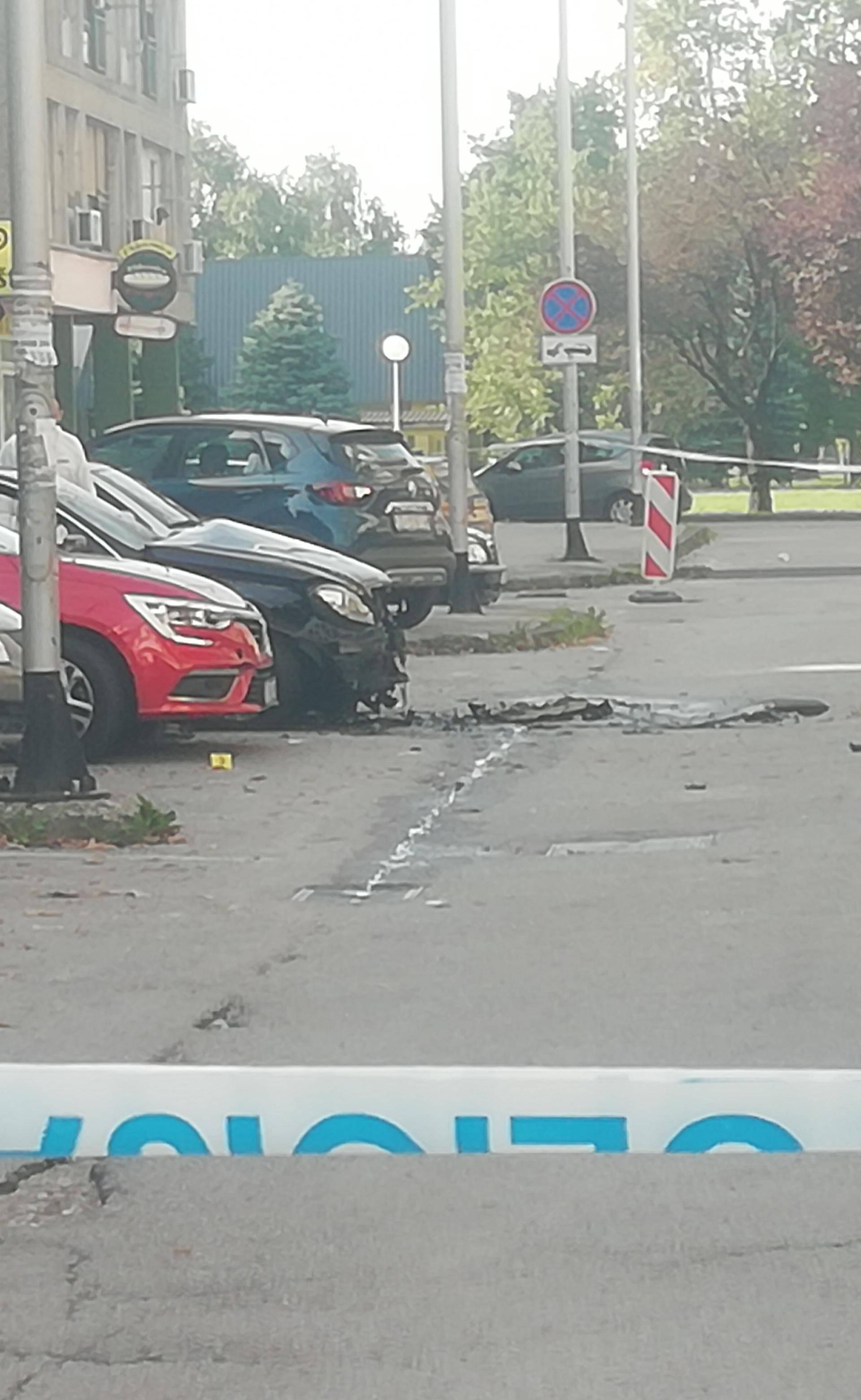 U Dugavama eksplodirao auto parkiran na invalidskom mjestu