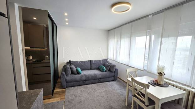 FOTO Čim uđete u ovaj stan - u kuhinji ste! Pogledajte za koliko prodaju ovih 23m2 u Zagrebu...