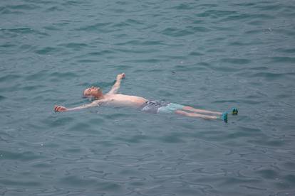 FOTO Zadnji trzaji ljeta: Nakon nevremena u Dubrovniku izašlo sunce, a s njim i brojni turisti